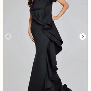 JOVANI FORMAL AND SOPHISTICATED BLACK GOWN (Worn once for a few hrs)
